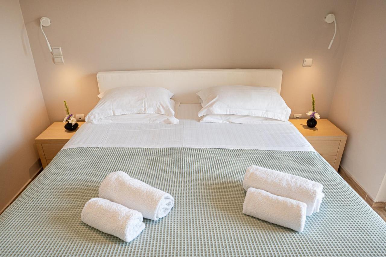 Kalavria Luxury Suites, Afroditi Suite With Magnificent Sea View And Private Swimming Pool. Poros Town Exterior photo