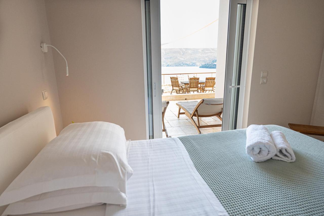 Kalavria Luxury Suites, Afroditi Suite With Magnificent Sea View And Private Swimming Pool. Poros Town Exterior photo